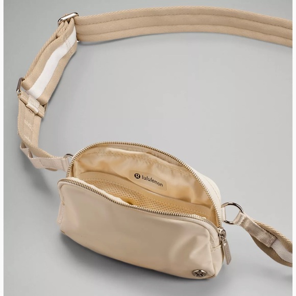 Lululemon Everywhere Crossbody Bag - Picture 3 of 7